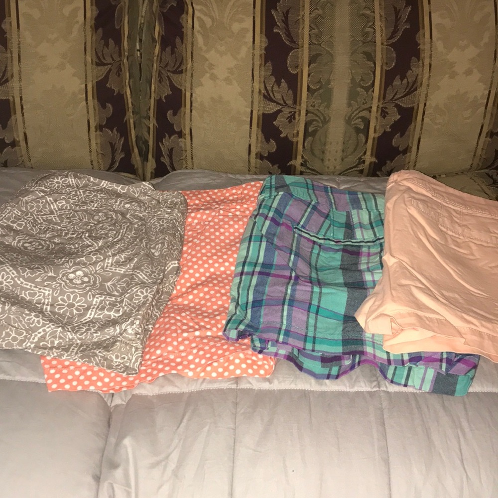 4 pairs of women shorts (4 pair bundle)